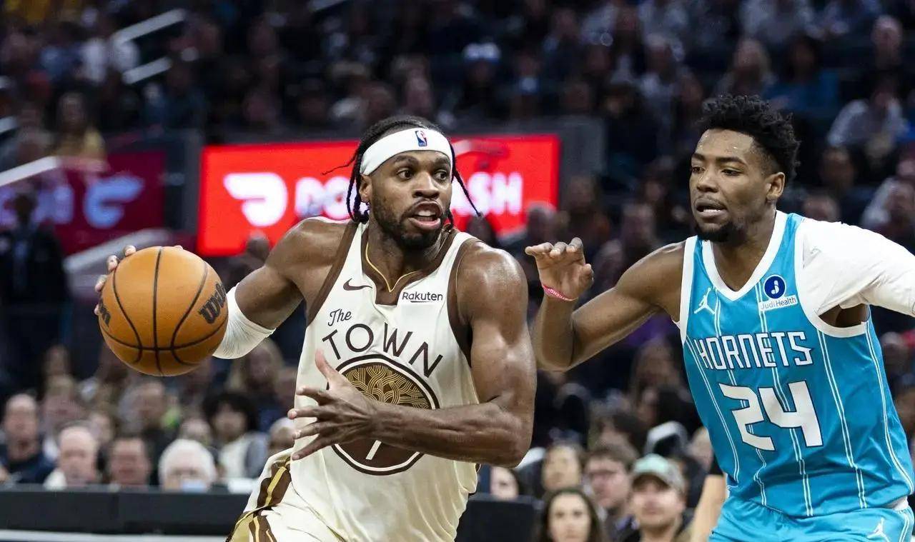 关于巴特勒连续十五场比赛得分超过赛况扑朔迷离，湖人挑战极限！的信息